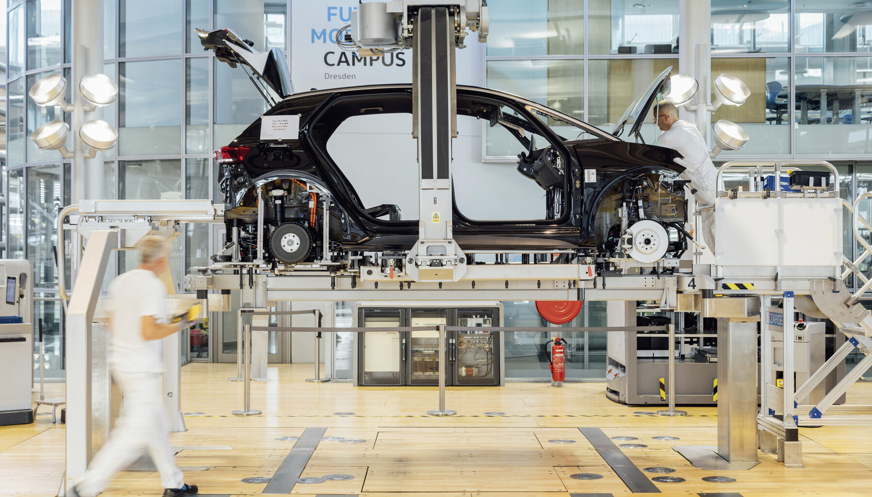 Allemagne : l’automobile s’effondre, 50 000 emplois rayés de la carte, l’Europe en alerte