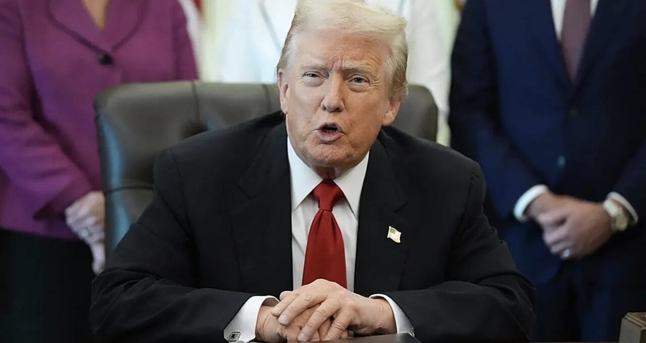 Donald Trump promet de verser «au moins» 2000 dollars à tous les Américains, sauf les «gens à hauts revenus» [Le Figaro]