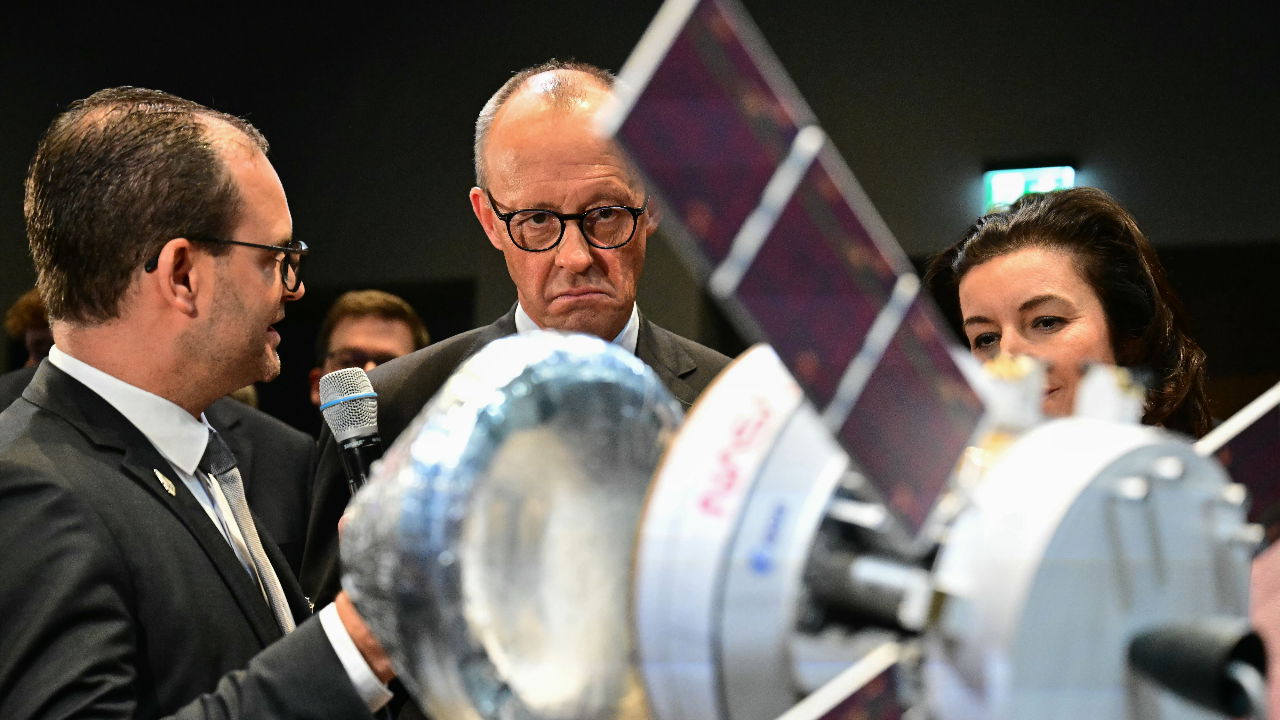 L'Allemagne augmente ses investissements dans le secteur spatial à 5 milliards d'euros - Business AM