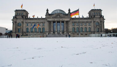 Une tempête de neige balaie l'Allemagne, faisant 4 morts et perturbant les transports