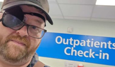 «J’ai eu une opération à un oeil et depuis, j’hallucine des femmes à grosses poitrines»: cet homme a eu une complication plutôt inattendue après une chirurgie de routine