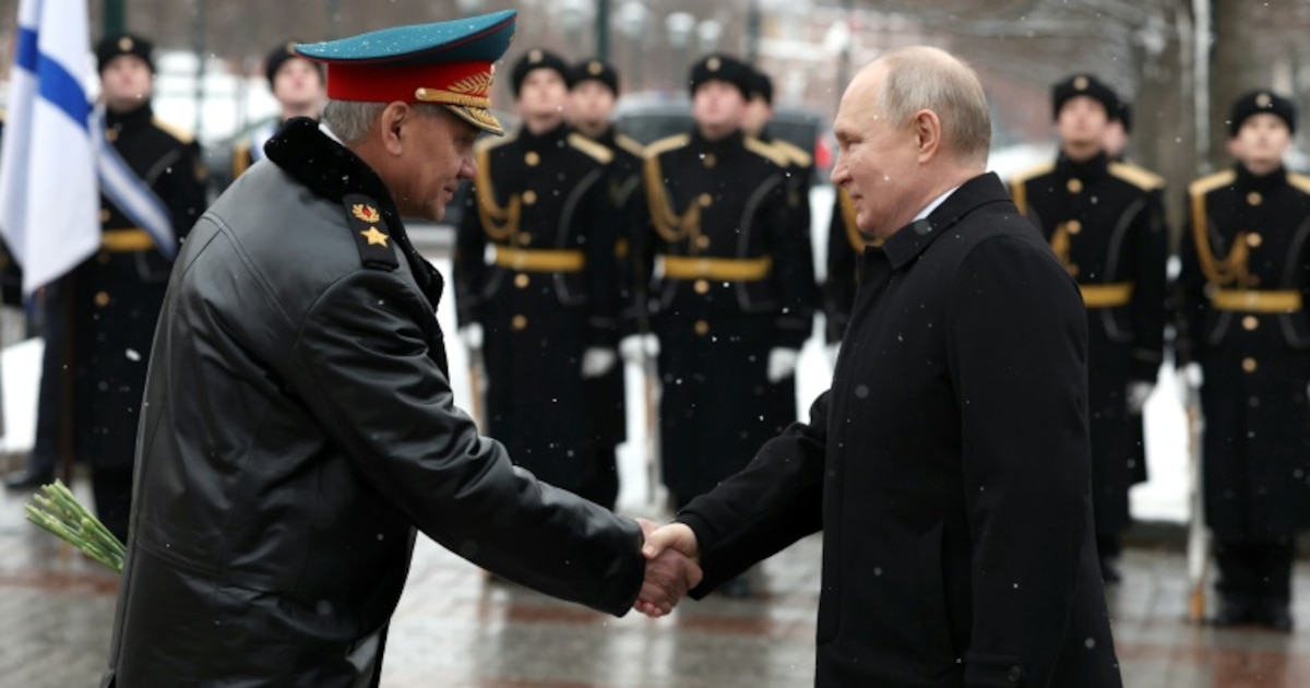 Un climat de paranoïa à Moscou: l'ancien ministre de la Défense de Poutine visé par une tentative d'assassinat avec... un vase de fleurs?