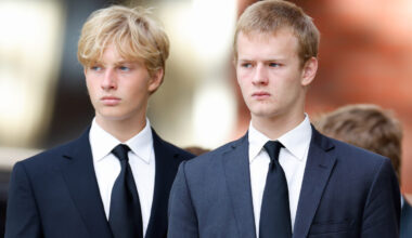 Leopold et Albert Windsor (à droite) assistent à une veillée funèbre en hommage à leur grand-mère, la duchesse de Kent, le 15 septembre 2025 à Londres.