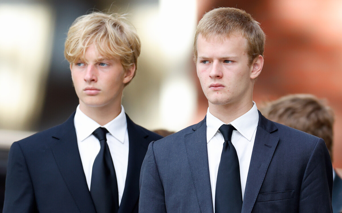 Leopold et Albert Windsor (à droite) assistent à une veillée funèbre en hommage à leur grand-mère, la duchesse de Kent, le 15 septembre 2025 à Londres.