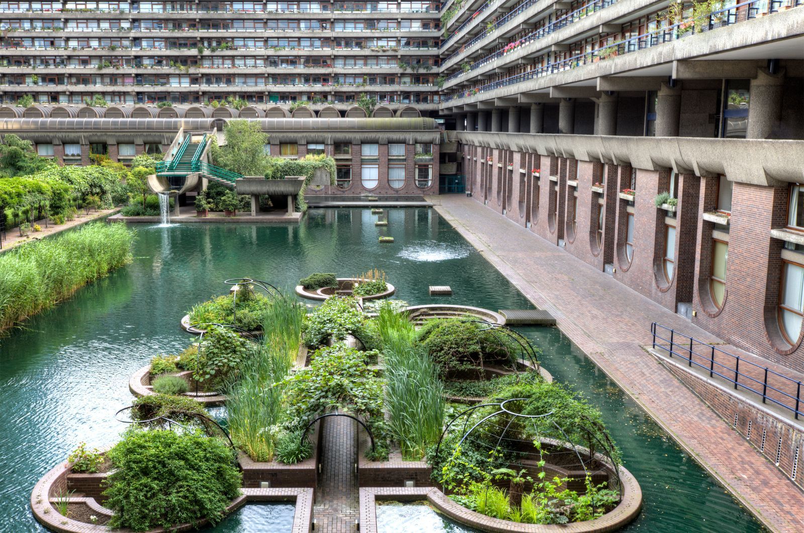 the barbican londres cit brutaliste