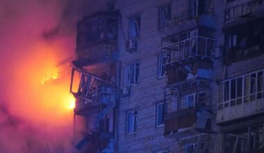 L’Ukraine encore ciblée par des attaques nocturnes russes, au moins un mort et 11 blessés près de Kyiv – Libération