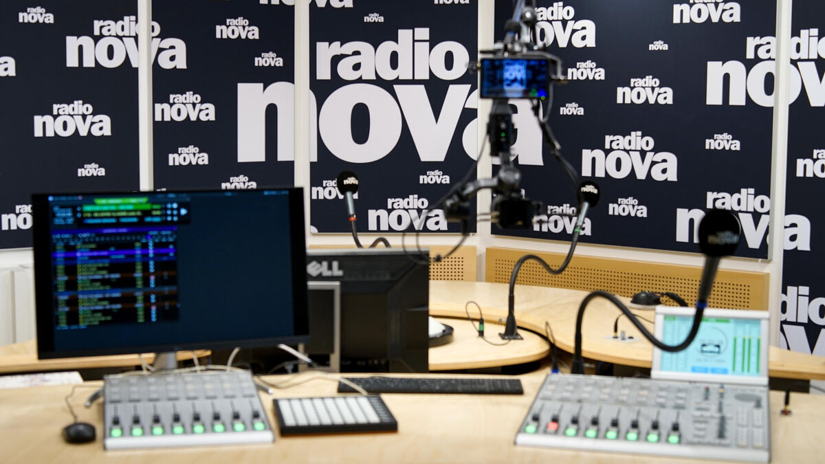« On ne lâchera rien » : Radio Nova, des audiences qui explosent et des polémiques