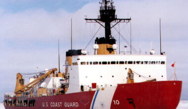 États-Unis : accusés de ne plus considérer la croix gammée comme un symbole de haine, les garde-côtes nient tout changement de directive