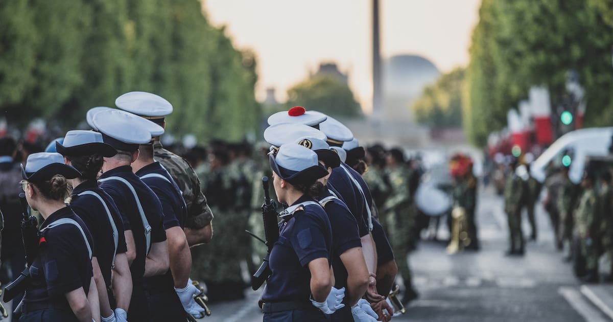 «Accepter de perdre ses enfants» ? Le monde se réarme, la France regarde ailleurs  – Libération