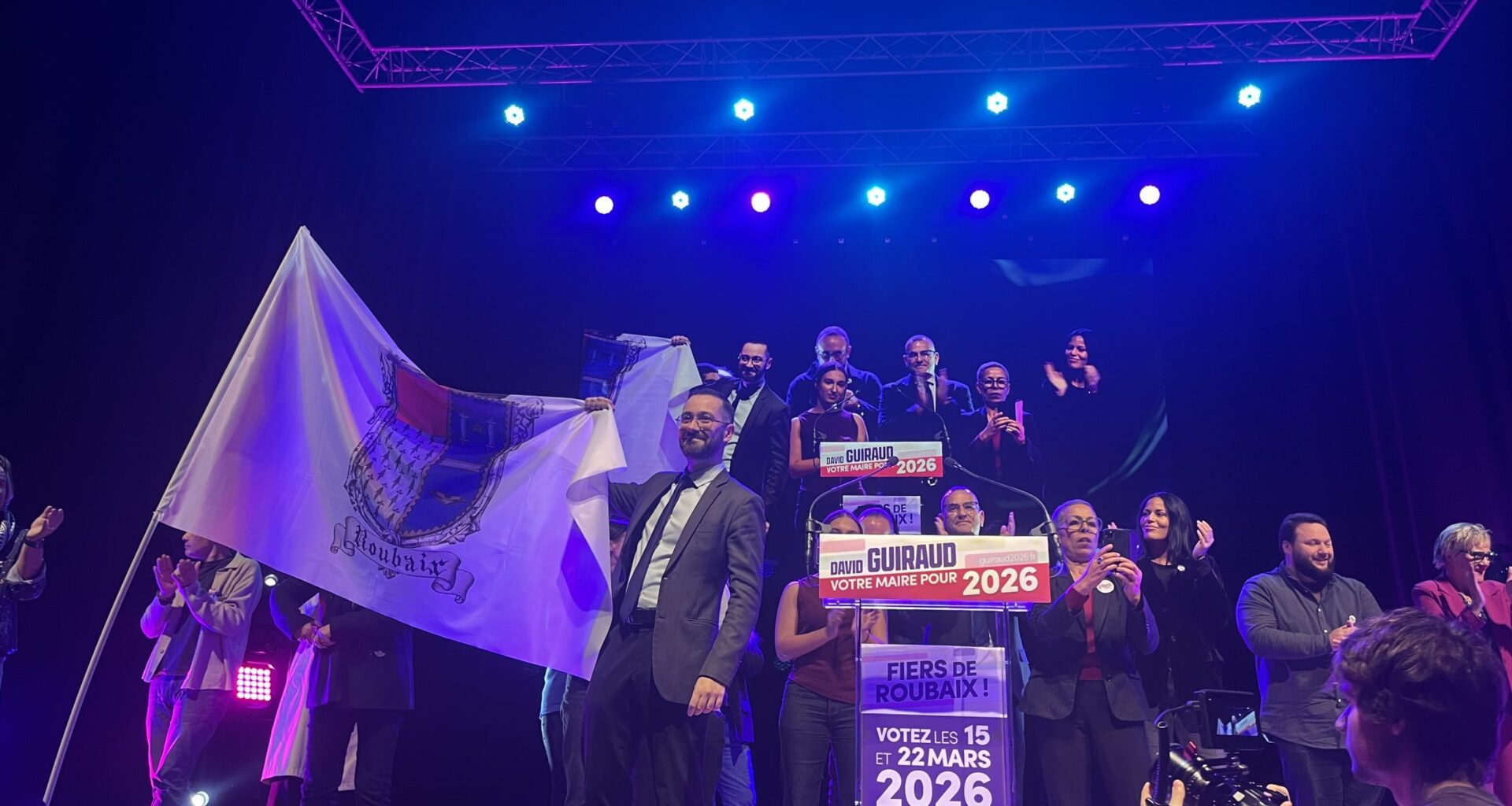 Pour son premier meeting solo, l’insoumis David Guiraud s’improvise poète à Roubaix