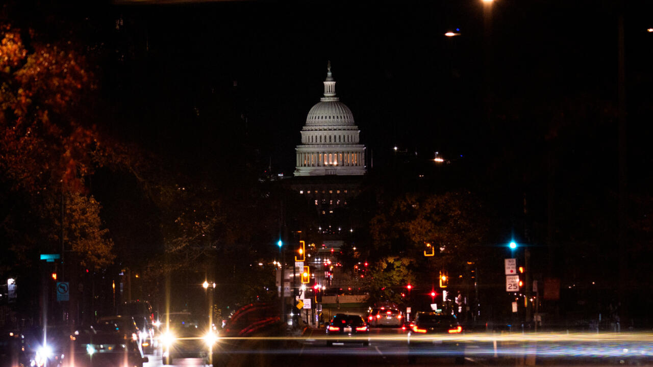 À la Une: vers la fin de la paralysie budgétaire aux États-Unis