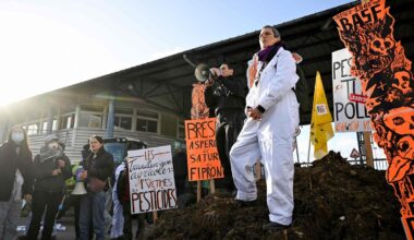 Pollution : des manifestants bloquent une usine BASF près de Rouen