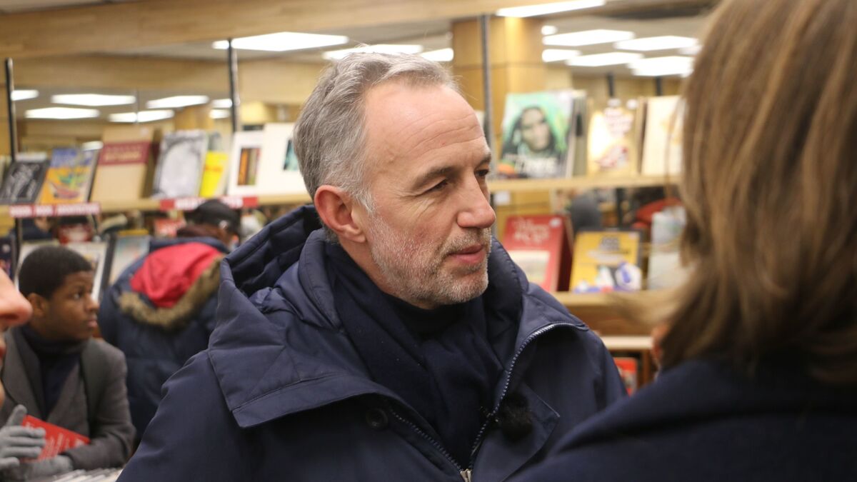 Municipales à Paris : encadrement des loyers, chèque seconde main… Les propositions d’Emmanuel Grégoire pour le commerce