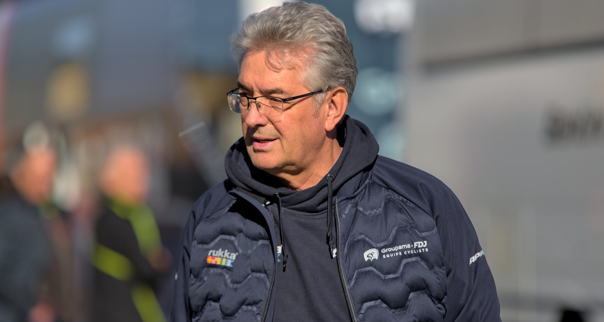 Marc Madiot lors d’une intervention médiatique, évoquant des réformes pour le cyclisme professionnel.