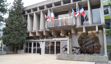 Expulsion d'une famille à Fontaine: RESF dénonce une "dérive droitière" de la municipalité Longo