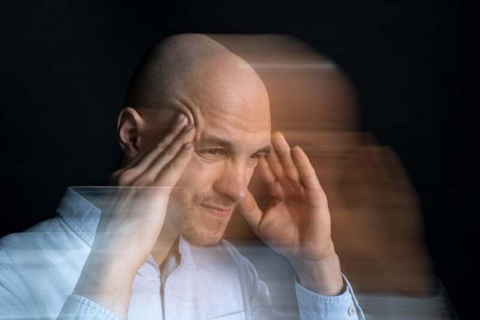 Migraine crises votre mâchoire était en cause Ma Santé Un homme qui fait beaucoup de crises de migraine sans savoir pourquoi.