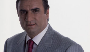 « Il ne répond plus depuis des années » : on a retrouvé la trace d’Aldo Maccione, 90 ans, le plus discret des acteurs