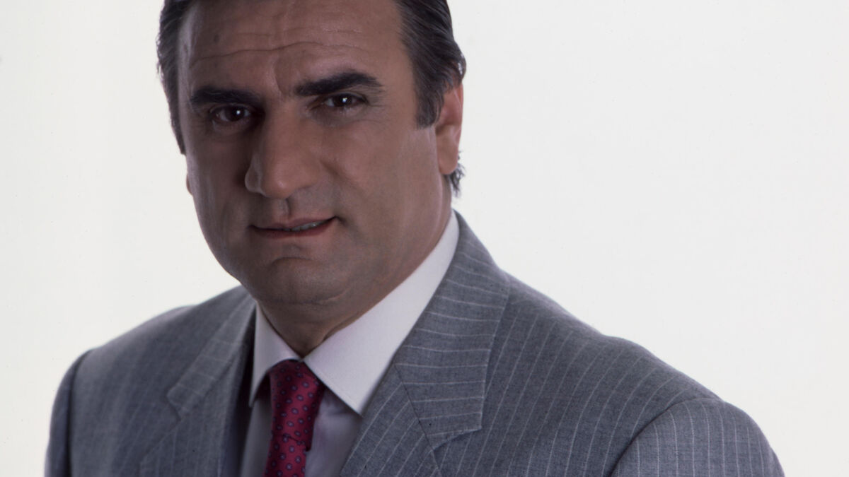 « Il ne répond plus depuis des années » : on a retrouvé la trace d’Aldo Maccione, 90 ans, le plus discret des acteurs