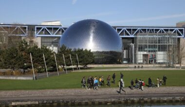 Paris : huit personnes en garde à vue après l’agression de deux policiers en civil au parc de la Villette