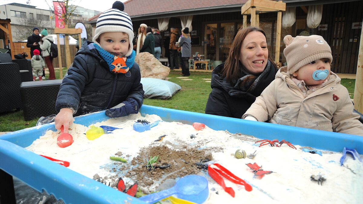 « Mon fils est plus calme et dort beaucoup mieux » : à Lyon, la sieste se fait en plein air à la crèche