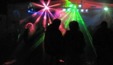 Rencontre avec les teufeurs après une nuit de free party entre Nantes et Rennes