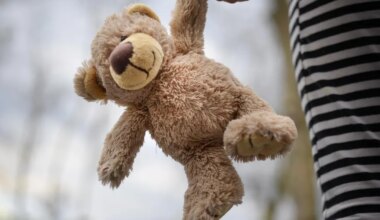 « Prends un pyjama, ton doudou » : une mère condamnée pour avoir mis son fils de 9 ans