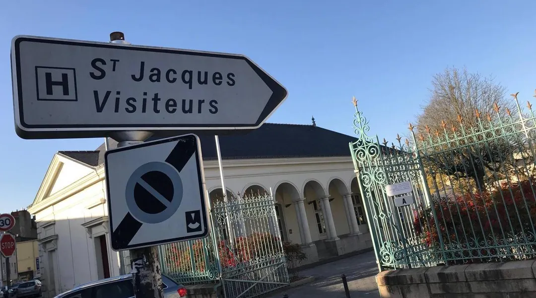 À la pharmacie Saint-Jacques du CHU de Nantes, les préparatrices en grève