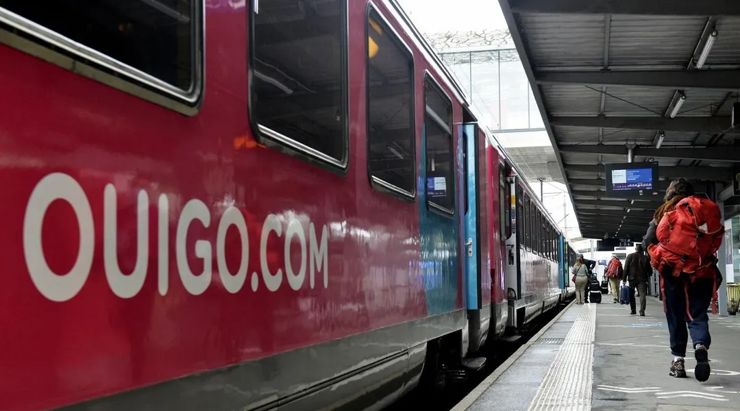 Plusieurs centaines de passagers prennent le train de Nantes pour Paris et se retrouvent… à
