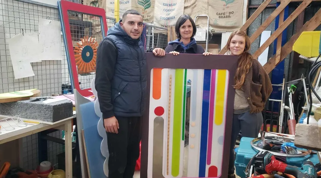 À Chevaigné, une artiste en résidence à la recyclerie d’Emmaüs