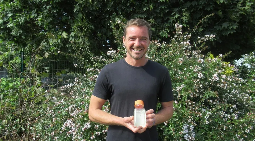 Près de Nantes, ce jeune scientifique sensibilise à la pollution des océans