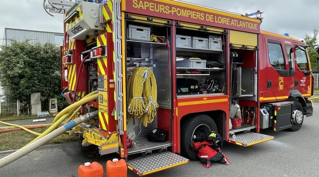 Un bâtiment agricole touché par un incendie au nord de Nantes