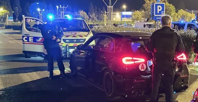 photo  un contrôle de police sur un parking d’atlantis.  ©  photo archives presse océan 