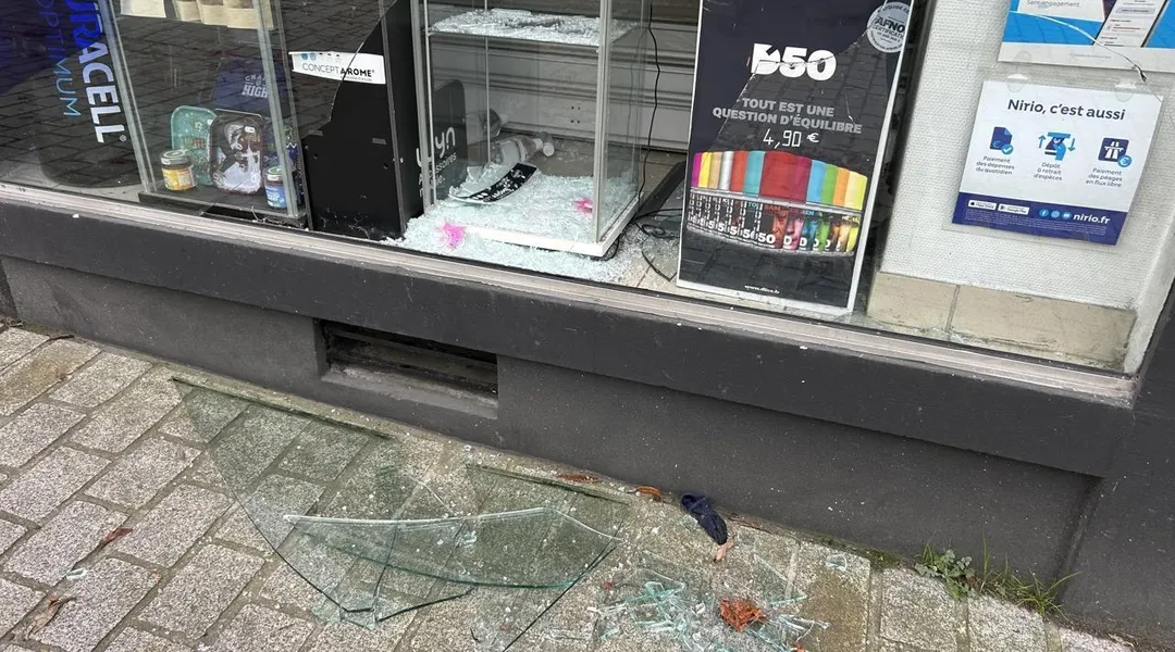 Un PMU cambriolé à Rennes, les voleurs embarquent le contenu de la vitrine