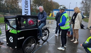 En Ille-et-Vilaine, ces bénévoles utilisent un vélo-cargo pour accompagner les enfants à