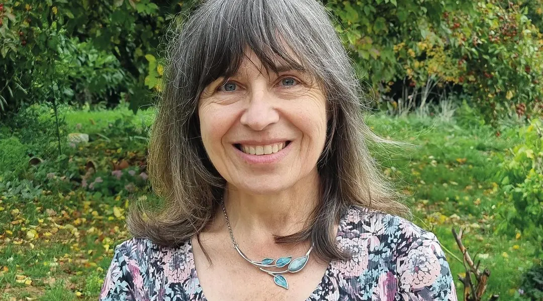 Son travail salué par le public, l’artiste peintre Nelly Simon invitée d’honneur du Salon