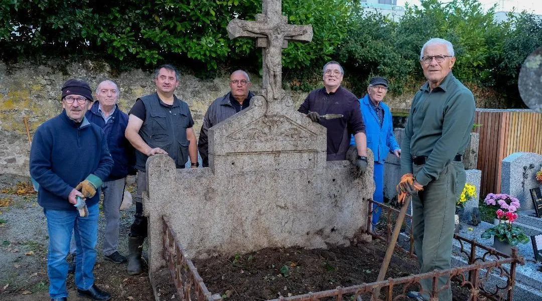 Ils sortent de l’oubli la tombe de ce soldat de la Première Guerre près de Nantes