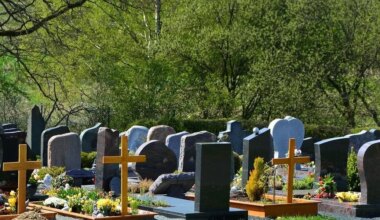 Cinq fossoyeurs jugés pour détournement d’ossements humains à Marseille