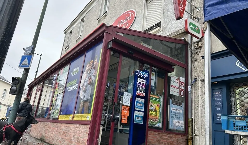 Un homme désarmé par le gérant d’un tabac après une tentative de braquage