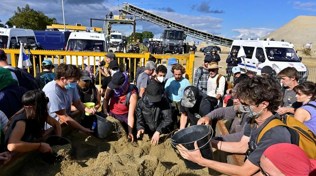 Extension d’une carrière de sable en Loire-Atlantique : la décision repoussée
