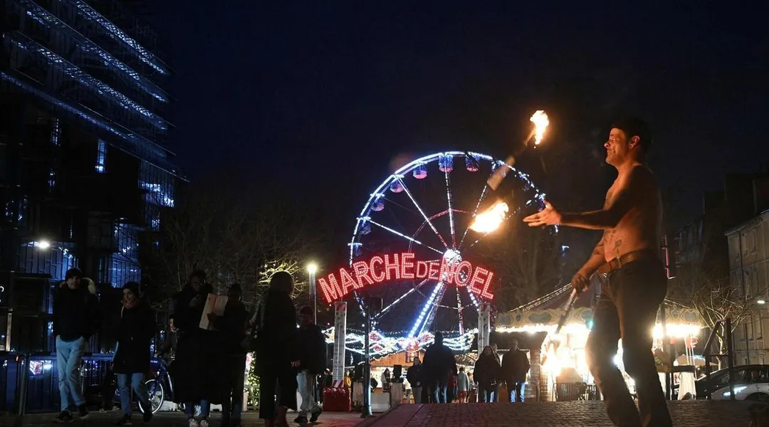 Derniers préparatifs pour le marché de Noël du mail Mitterrand à Rennes, qui ouvre dès cette