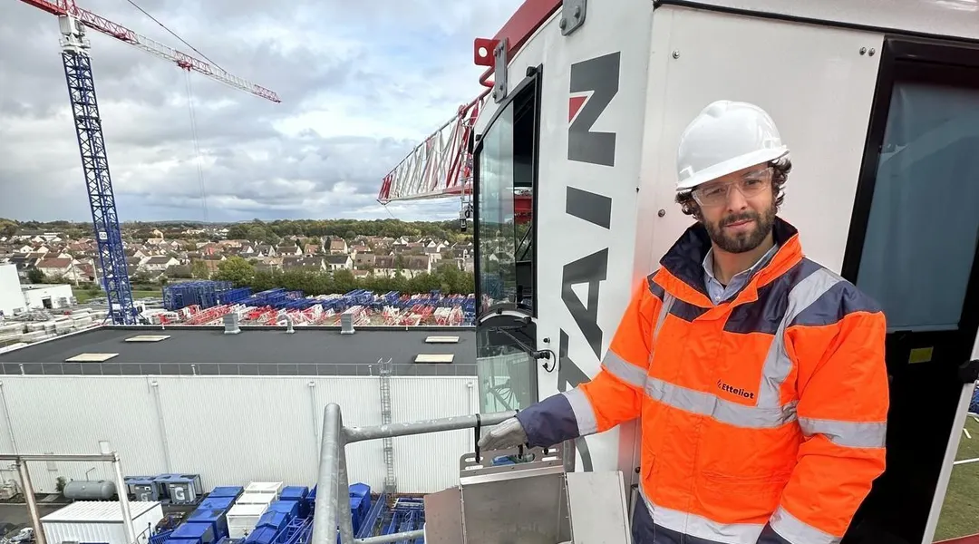 Le premier urinoir pour les travailleurs des grues de construction est fabriqué par une société