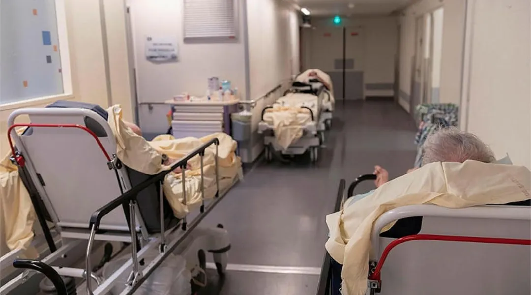 Comment cette femme de 99 ans a-t-elle passé 64 heures sur un brancard au CHU de Rouen ?