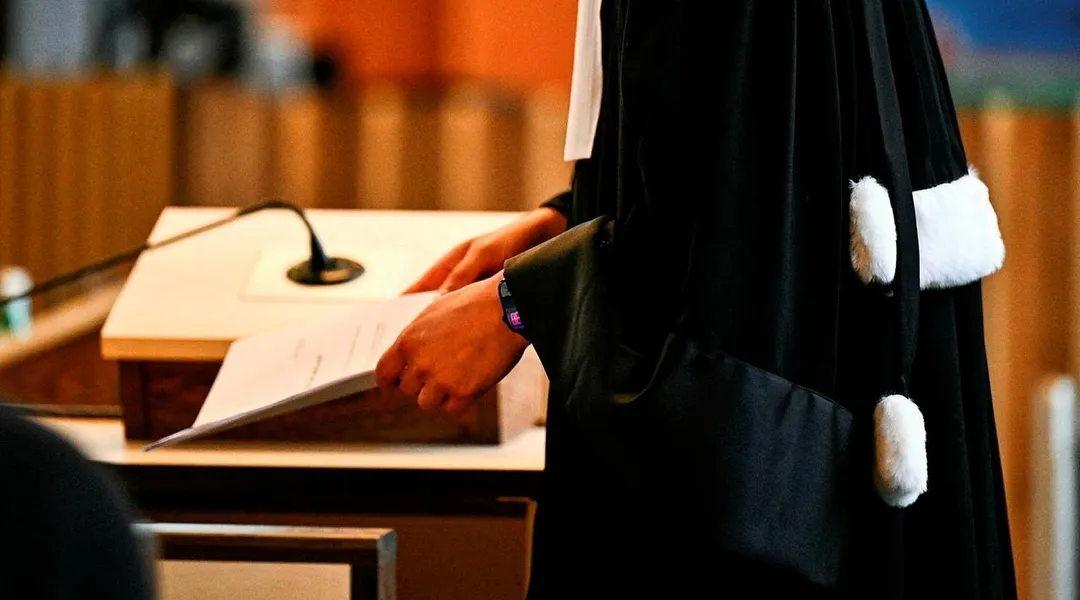 En intervenant pour un tapage nocturne, les gendarmes tombent sur un homme recherché, qui les