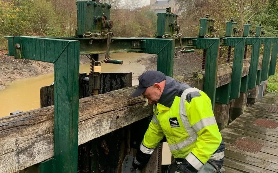 L’automne, saison idéale pour prendre soin du canal, près de Rennes