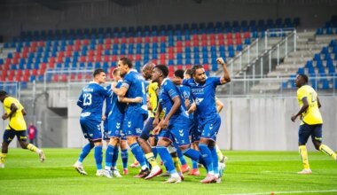 National. Concarneau accroche le nul face à Rouen, après avoir fini à dix . Sport