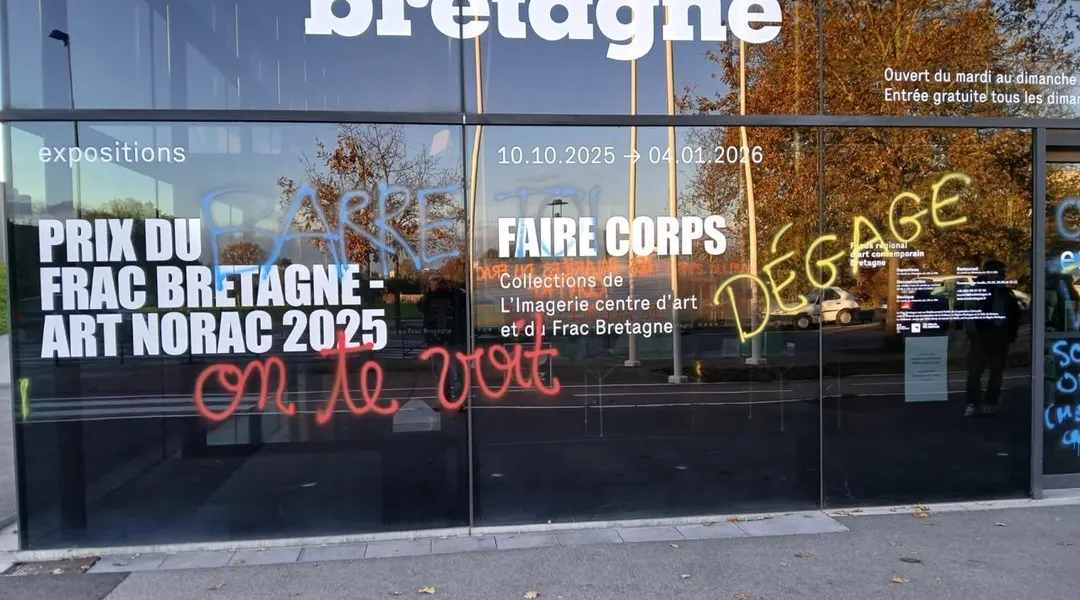 Des tags le mettent en cause pour des faits de violences sexuelles : le directeur du Frac Bretagne