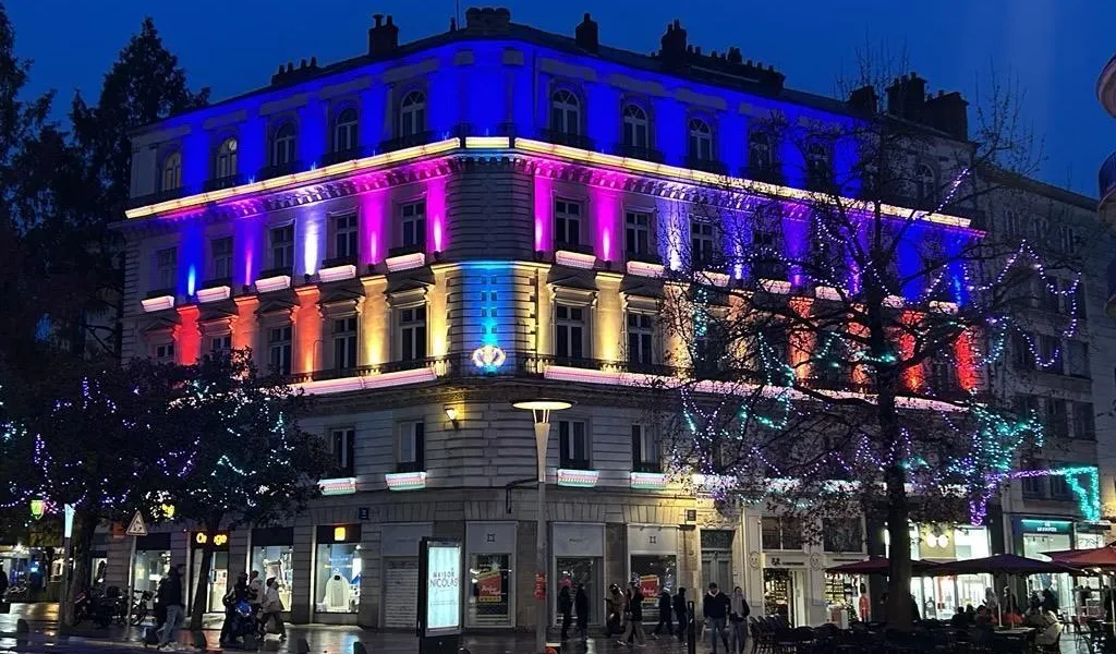 EN IMAGES. Le Voyage en hiver illumine Nantes de toutes les couleurs