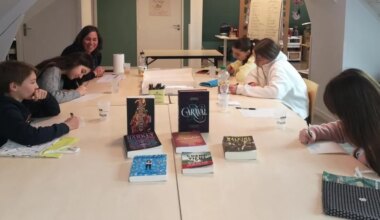 Chantepie. Six jeunes à la médiathèque pour le Breakfast Club