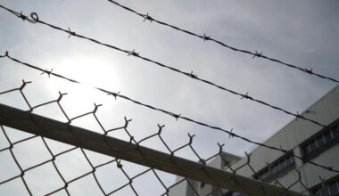 Une pratique « infernale » : la prison de Nice croule sous les colis envoyés par-dessus ses