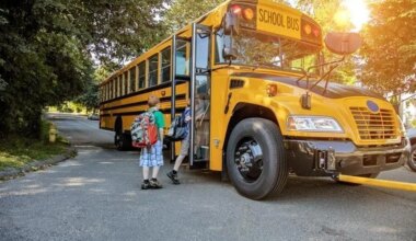 Accidents autour des bus scolaires : « Aux États-Unis, tous les automobilistes ont ce réflexe